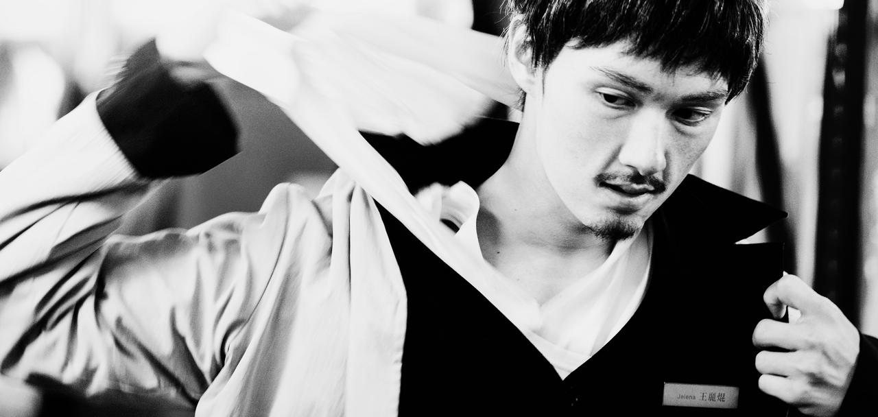 画像2: 監督もレオン・カーフェイも最初は気づかなかった!