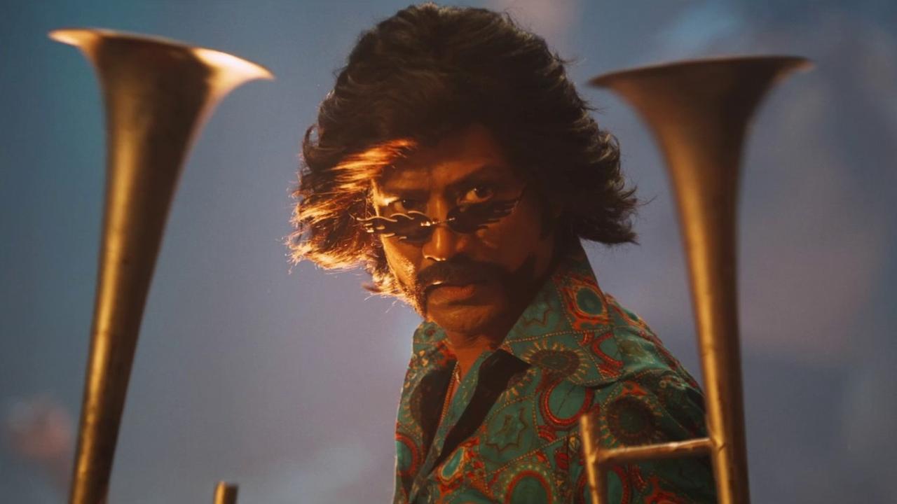 画像3: 街を牛耳るギャング、アントニーとジャッキーが踊る！