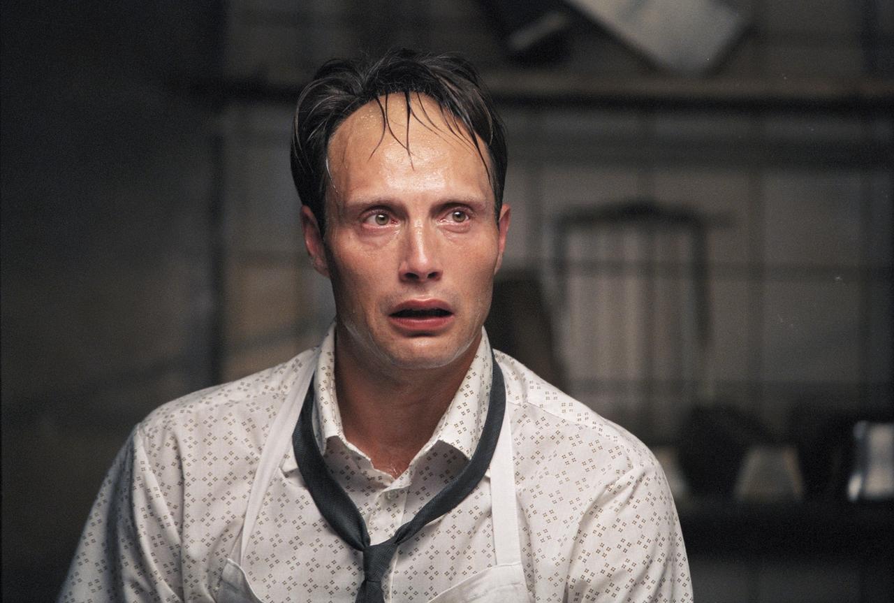 画像: マッツの端正な顔の変貌ぶりに目を奪われる『フレッシュ・デリ』 © 2003 M&M De Grønne Slagtere ApS.