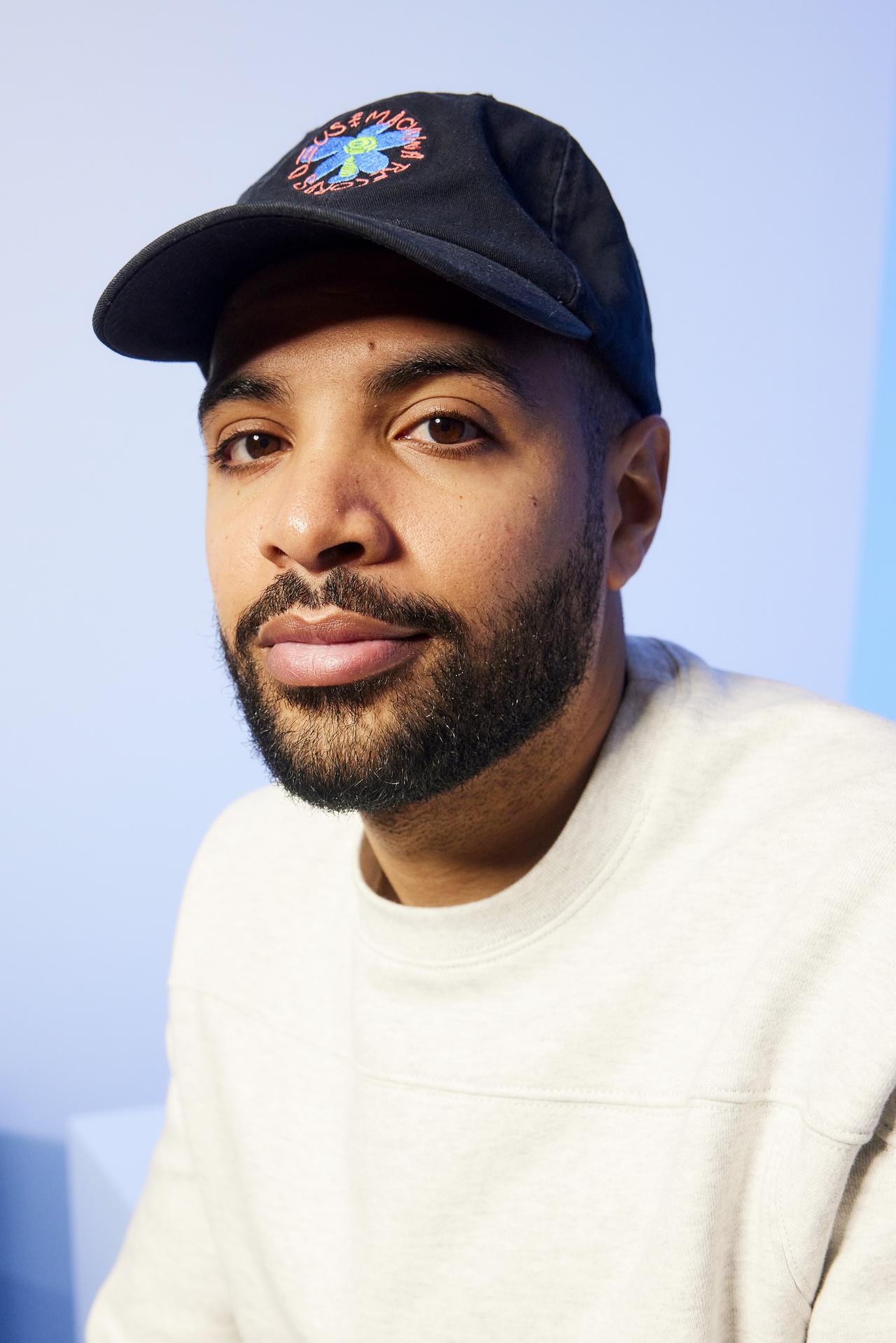 画像: イライジャ・バイナム監督　Photo by Corey Nickols/Getty Images for IMDb