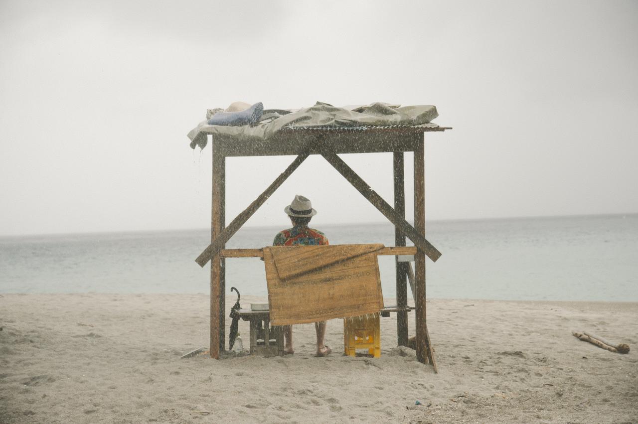 画像1: 『旅と日々』夏男役・髙田万作と巡る神津島で出会う情景ツアーを実施！島の魅力あふれる撮影の“裏側”映像も解禁！