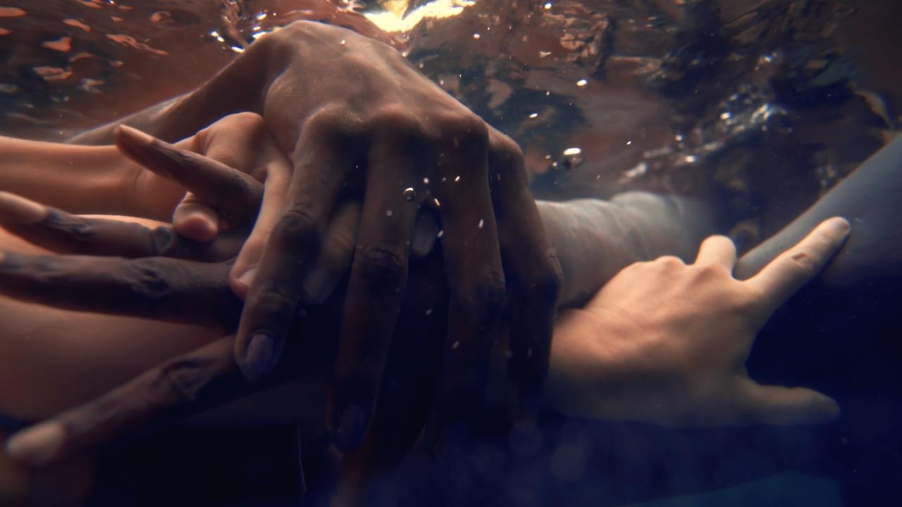 画像 : 9番目の画像 - 『水の中で息をする −彼⼥でも彼でもなく−』 - SCREEN ONLINE（スクリーンオンライン）