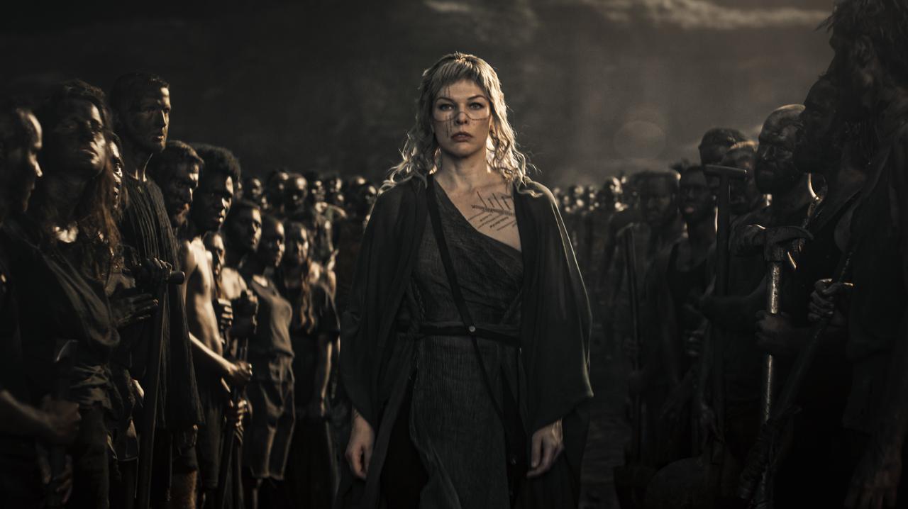 画像2: 『フィフス・エレメント』から28年、年齢不詳の輝き