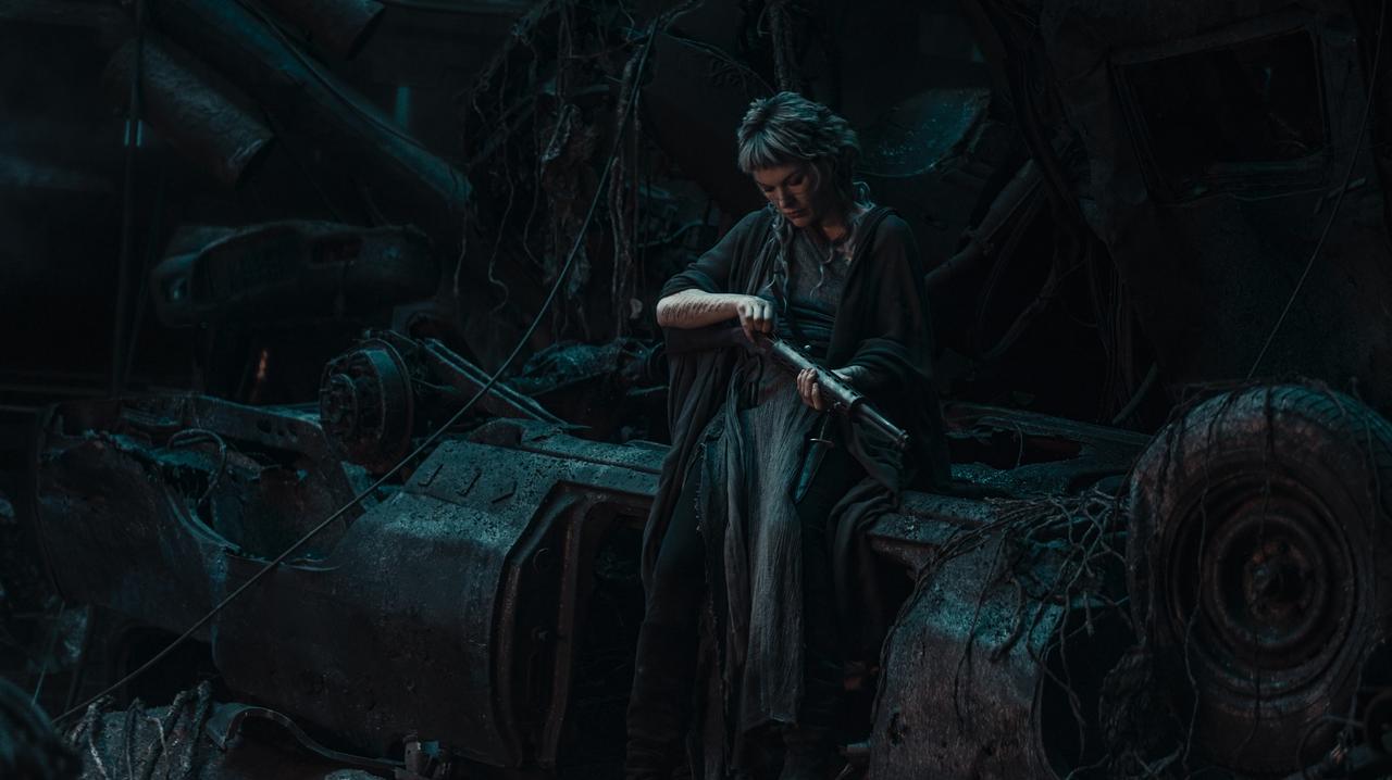 画像1: ミラ＆監督から日本のファンへ新年メッセージも！