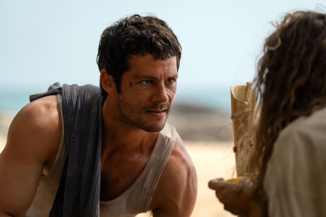 画像2: パワハラ上司と無人島で二人きり！？絶望すら生ぬるい至近距離の地獄を生き延びろ！『HELP/復讐島』