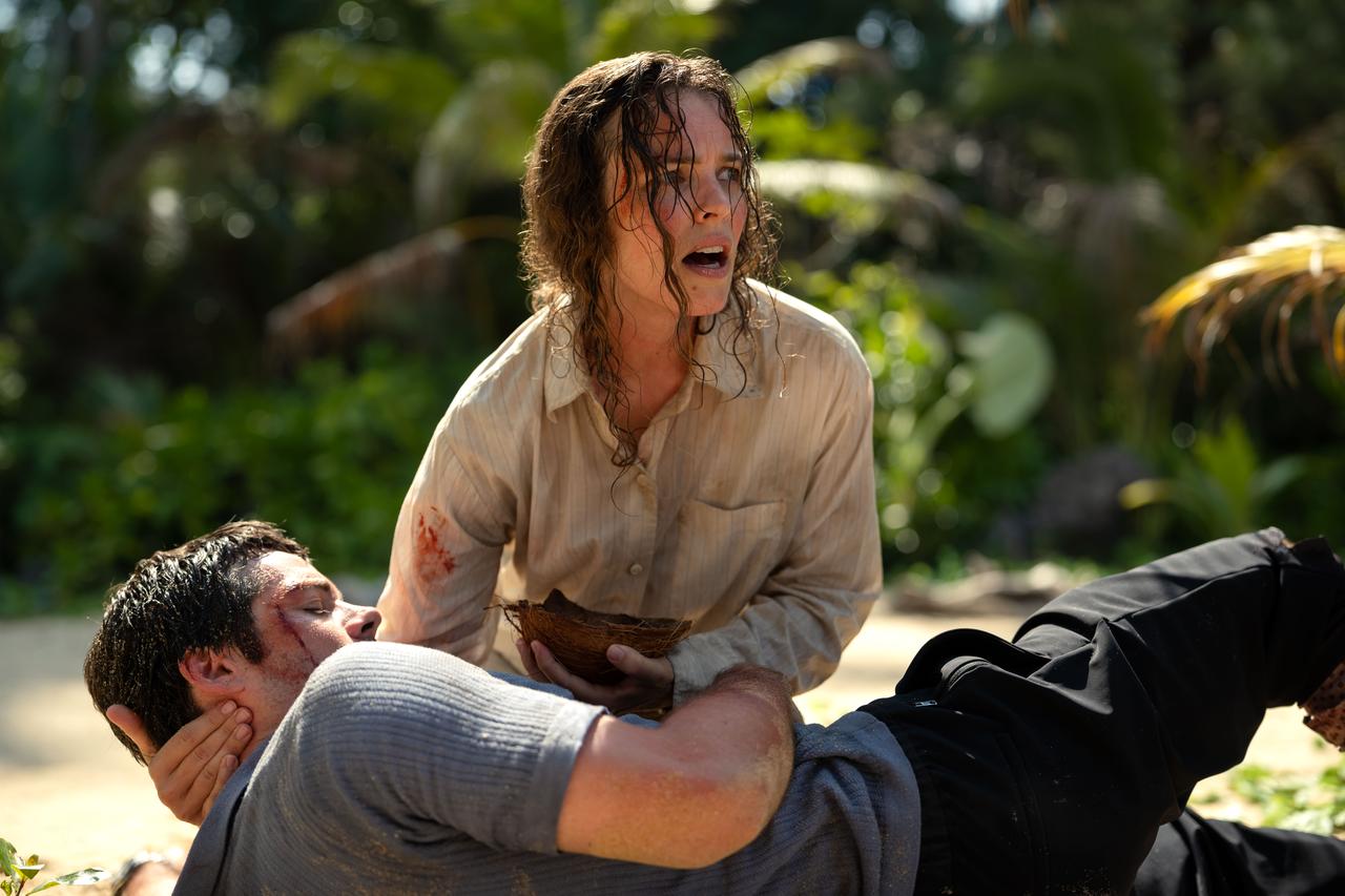 画像4: パワハラ上司と無人島で二人きり！？絶望すら生ぬるい至近距離の地獄を生き延びろ！『HELP/復讐島』