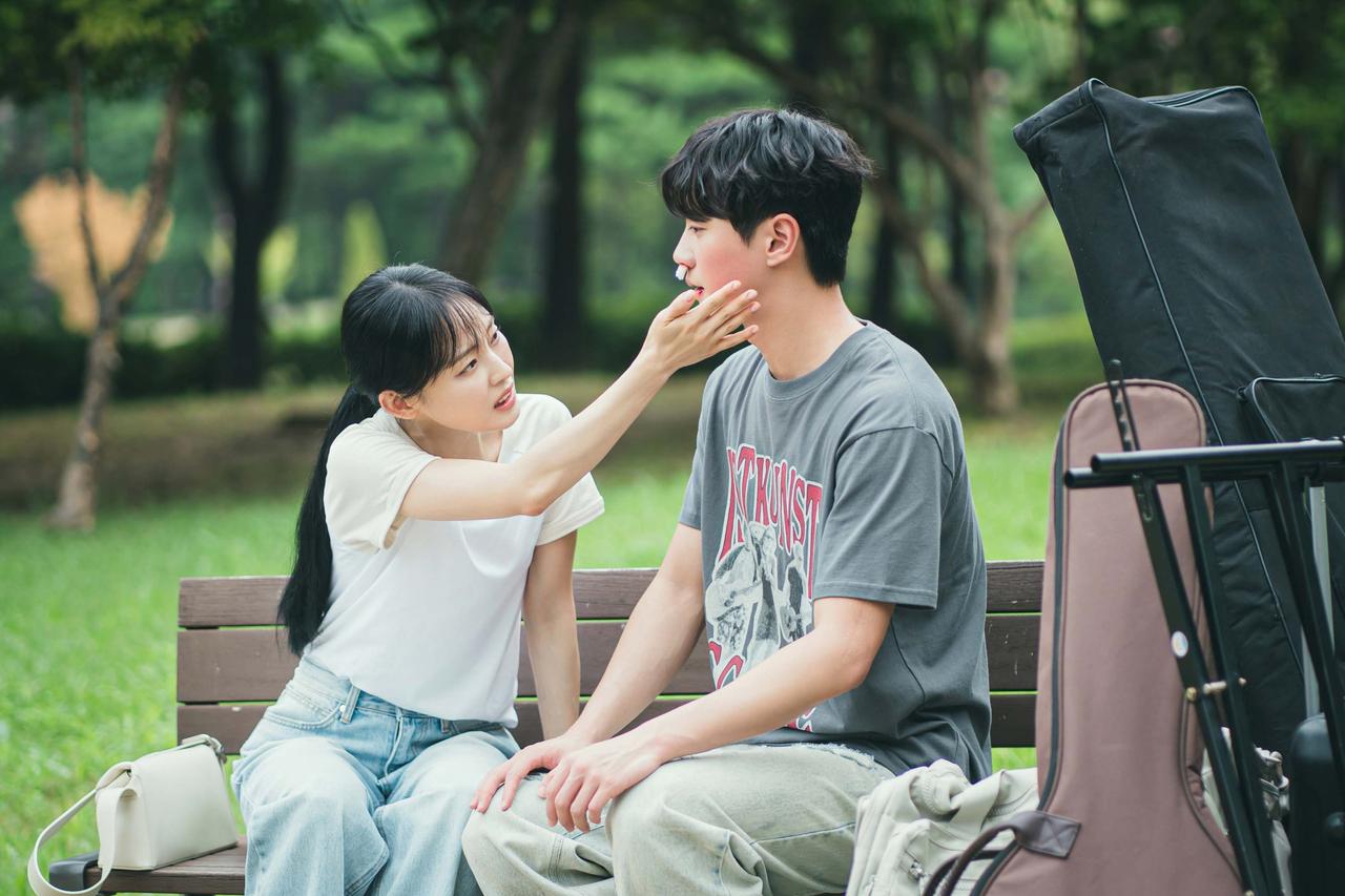 画像3: 【あなたは、どの恋を選ぶ?　恋のスイッチは、配信ドラマでONにする！】忘れていたときめきを、今。大人ラブ編「エミリー、パリへ行く」&「大人ラブ」ドラマ傑作選