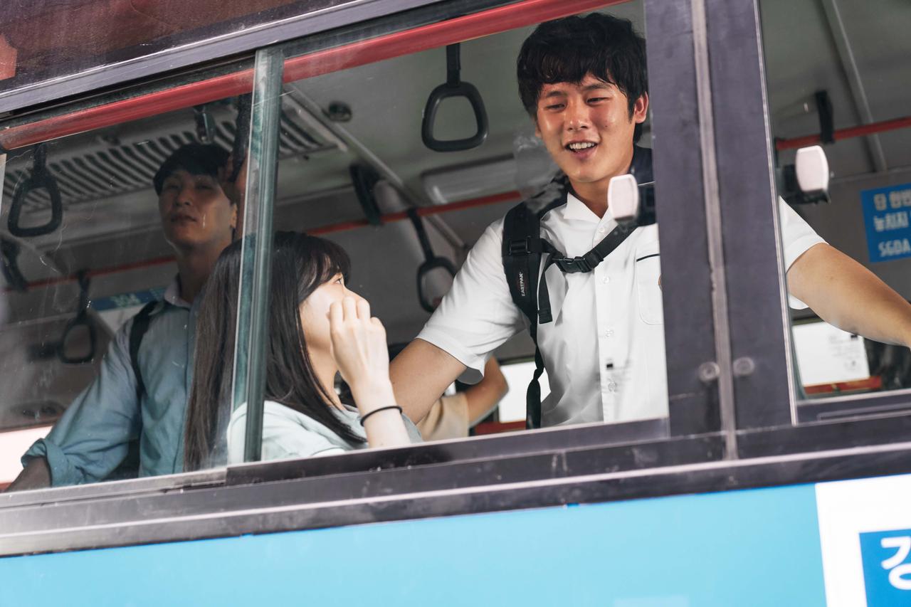 画像: 秘密を分け合う二人の、ピュアで無敵な引力 「ムービング」（23〜）