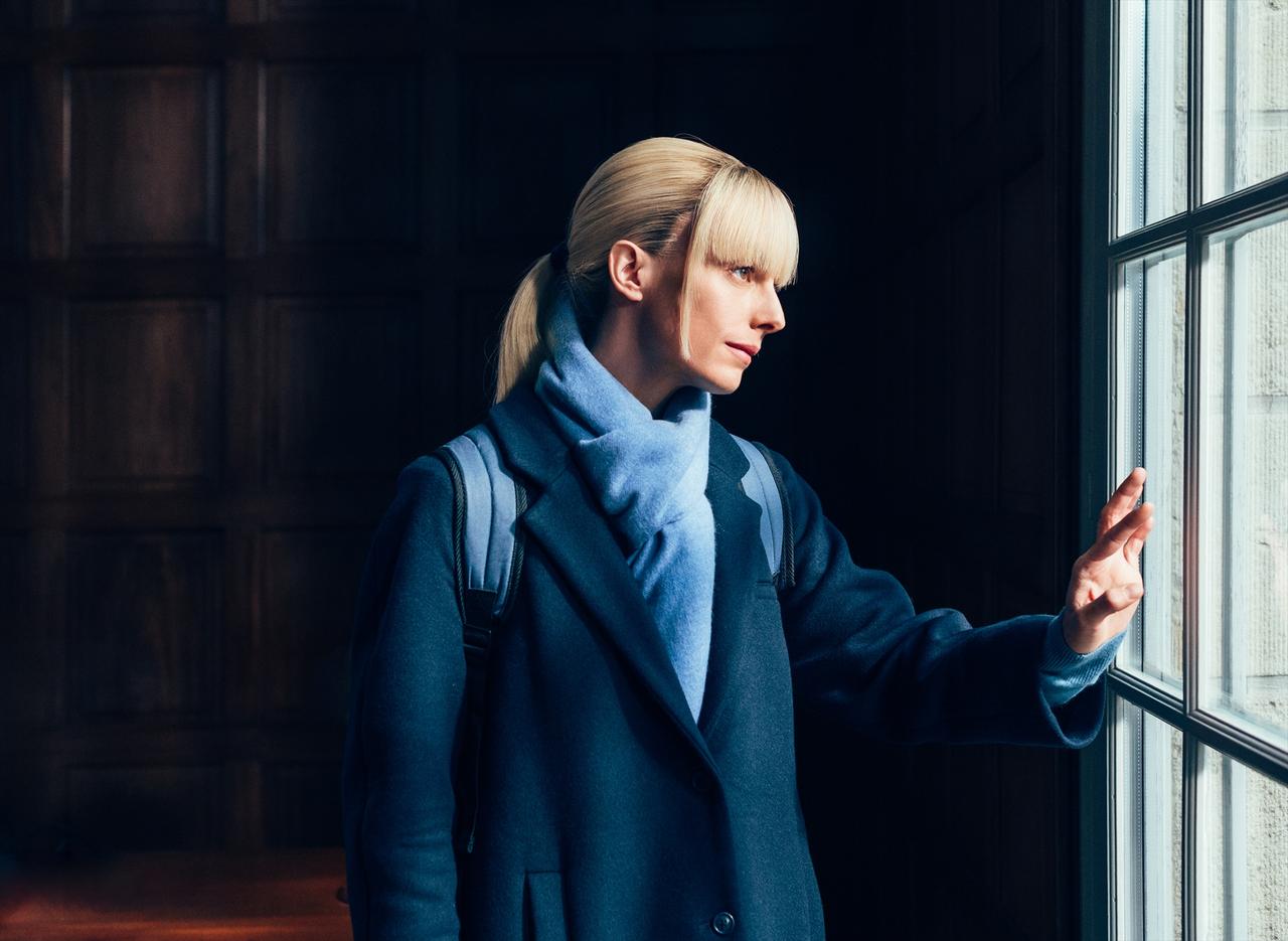 画像: アストリッド（サラ・モーテンセン） © Patrick FOUQUE - France Télévisions - JLA