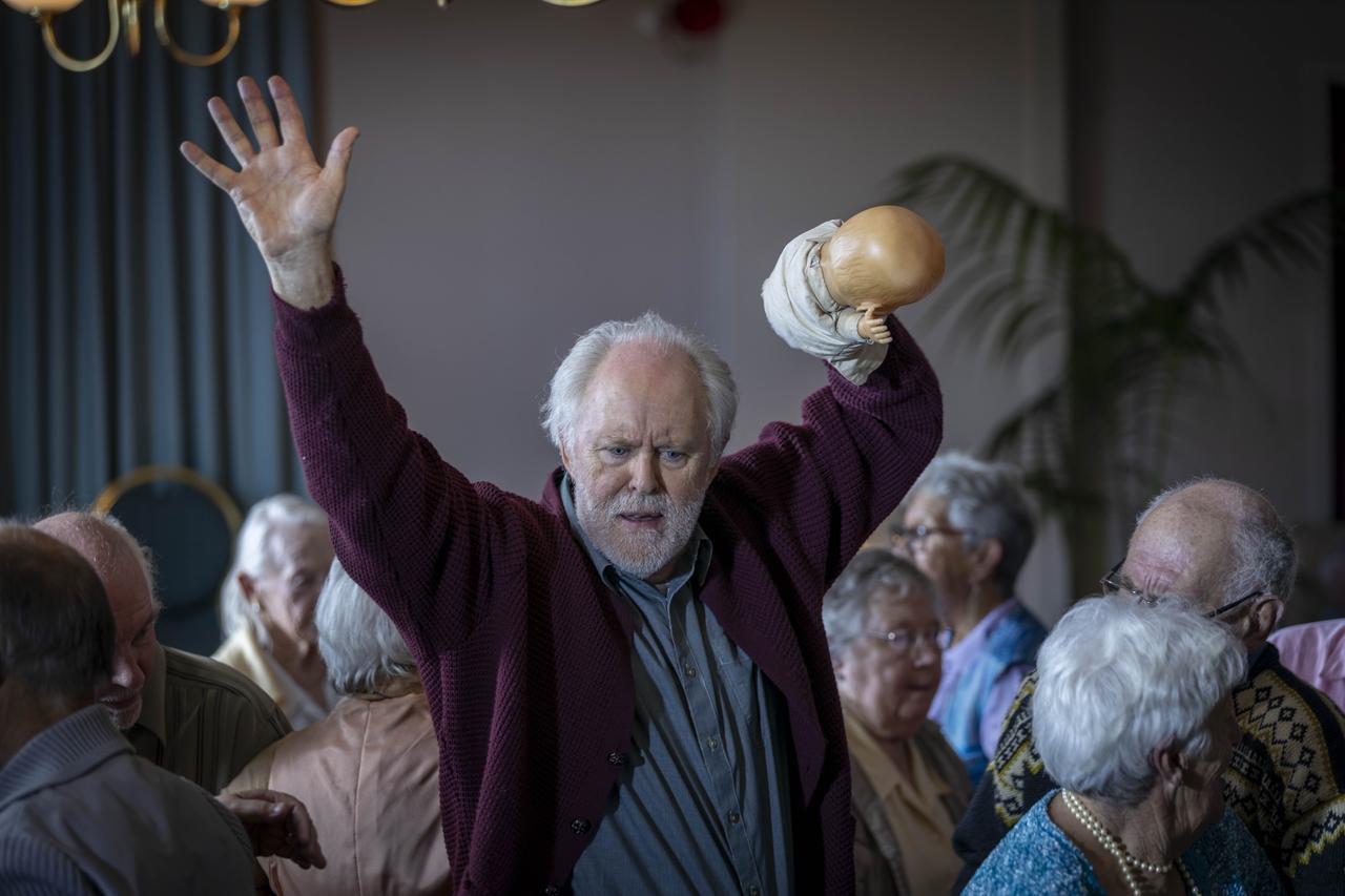 画像4: 2大名優ジョン・リスゴー、ジェフリー・ラッシュ共演『ジェニー・ペンはご機嫌ななめ』公開決定+特報、ポスタービジュアル解禁