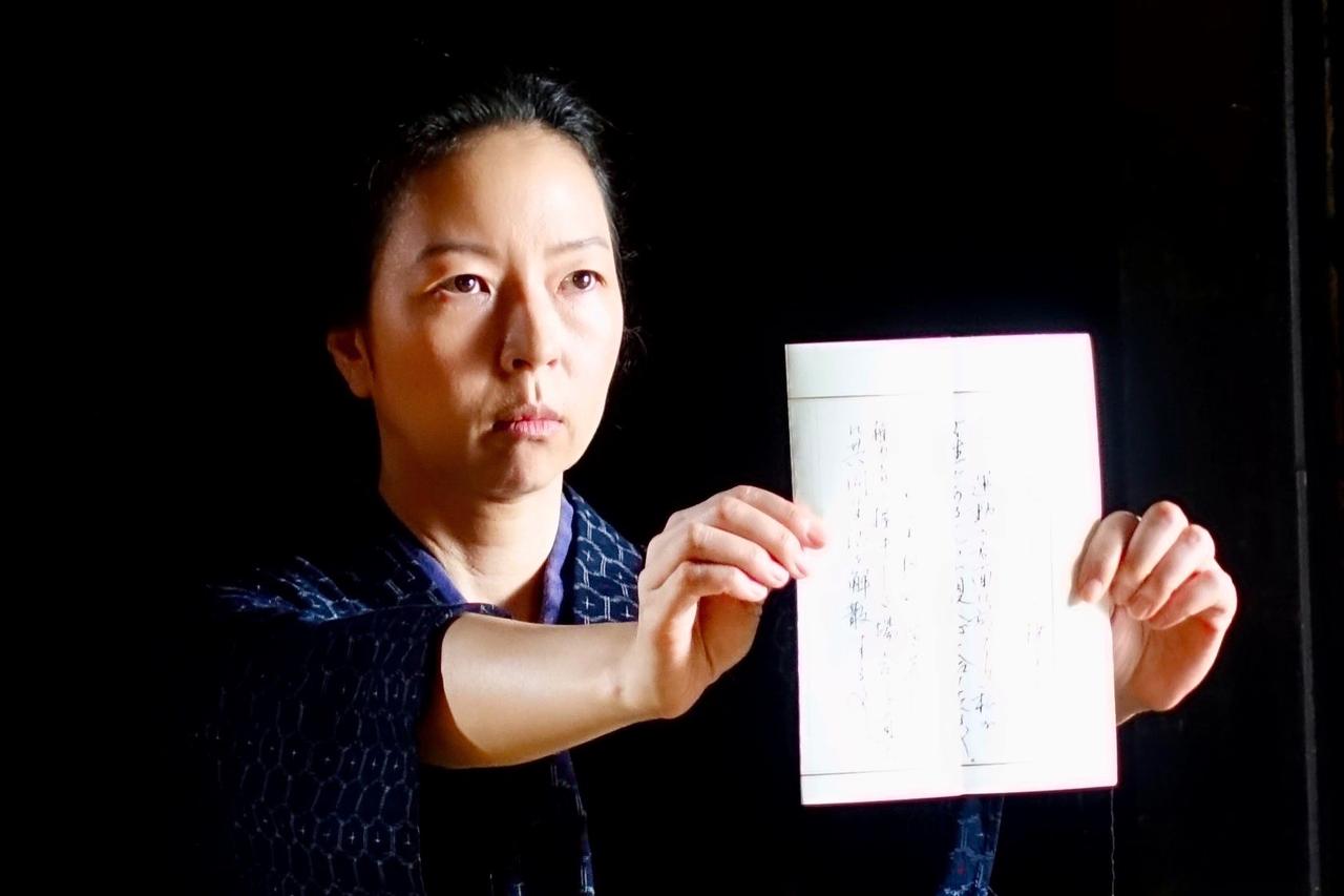 画像: 短歌を活かした、文子の心境が美しく滲む映像