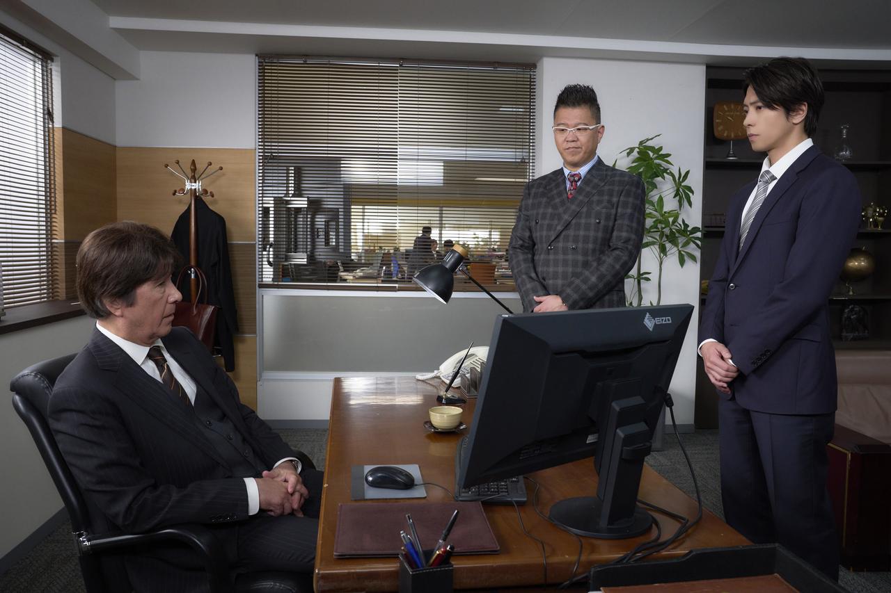 画像7: 永瀬財地【山下智久】が元同僚の不動産ブローカー・桐山貴久【市原隼人】と一触即発!? 映画『正直不動産』新規場面写真解禁