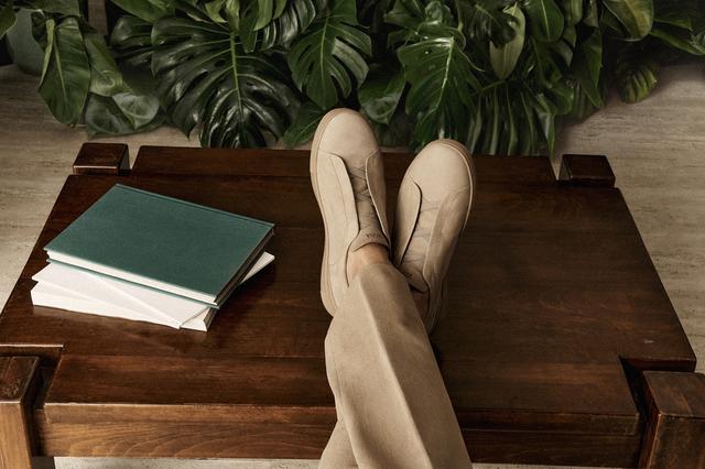 画像: アイコニックな一足： ブランドのシグネチャーである「トリプルステッチ™ シューズ」が、現代的なフォルムへと昇華されて登場