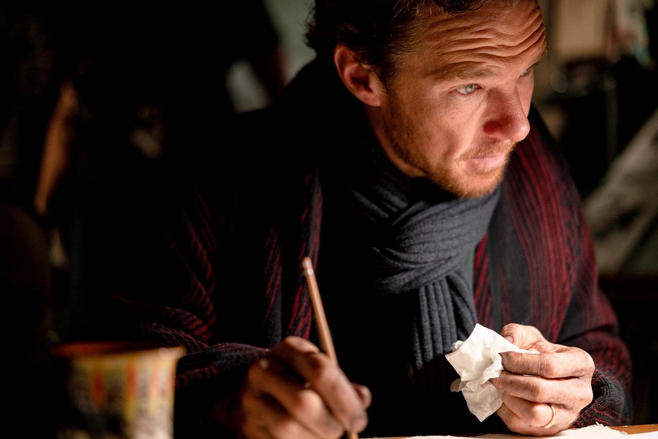 画像: 最愛の人の死を受け入れられない男のもとに不思議な生き物“クロウ”が現れる