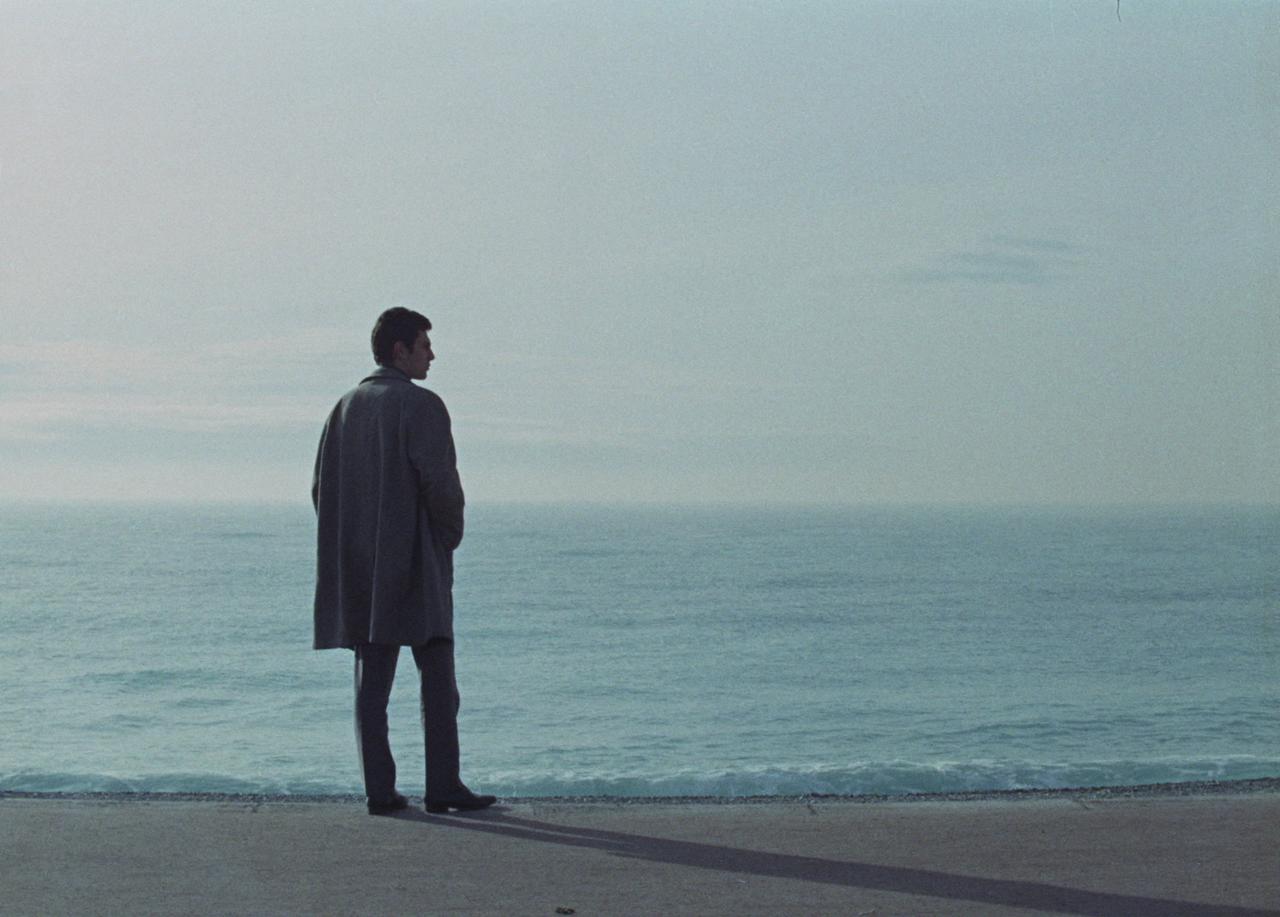 画像12: ジャン＝ピエール・レオ、アラン・ドロンら錚々たるスター俳優がカメオ出演！ギィ・ジル長編初監督作品『海辺の恋』アザーカット12点が一挙解禁