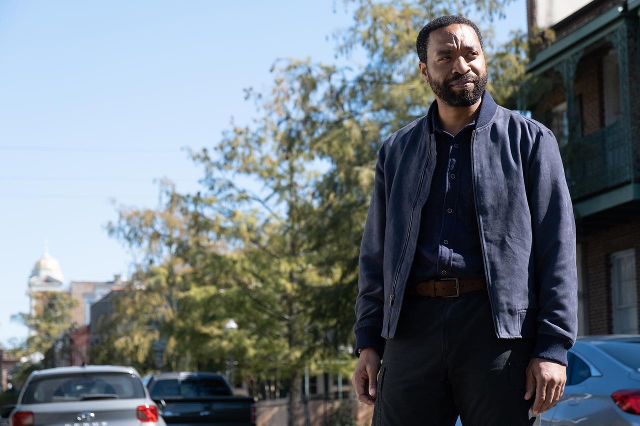 画像: マーティ・アンダーソン（キウェテル・イジョフォー）