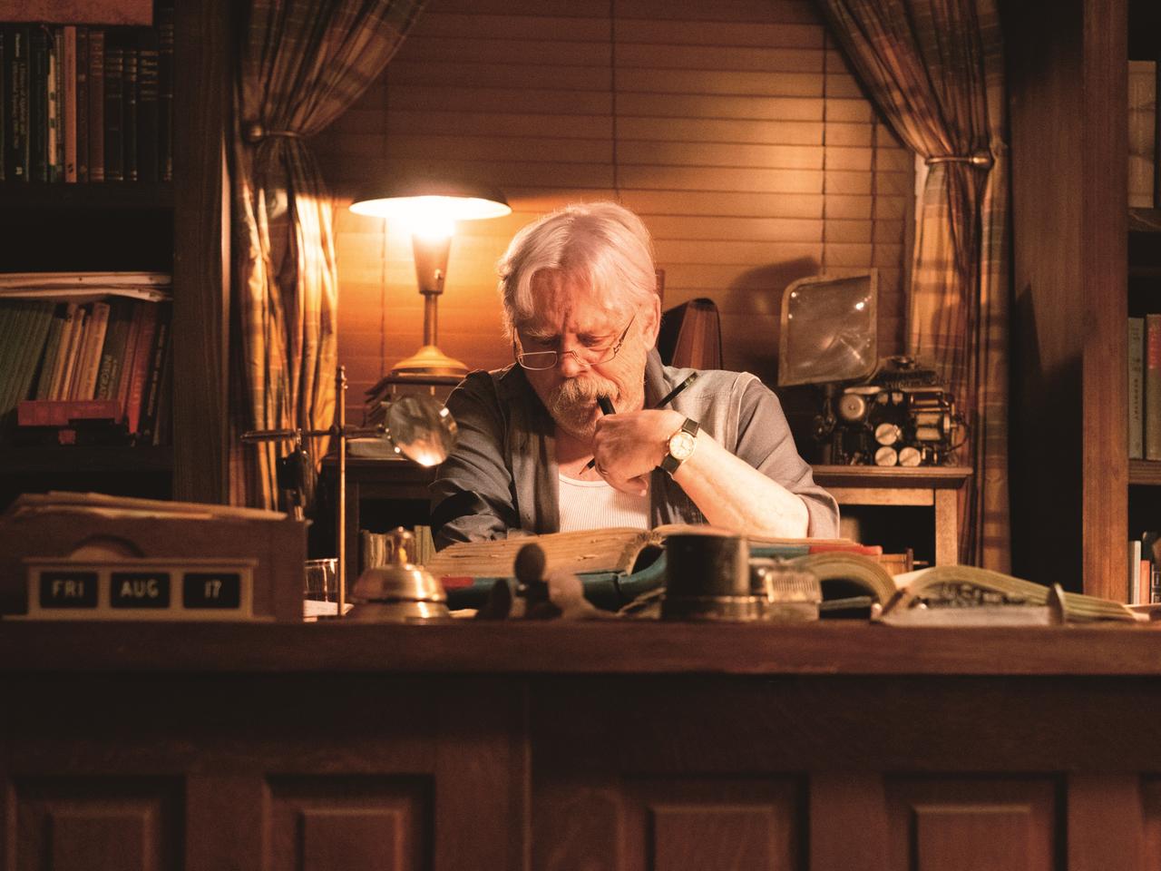 画像: アルビー・クランツ（マーク・ハミル）