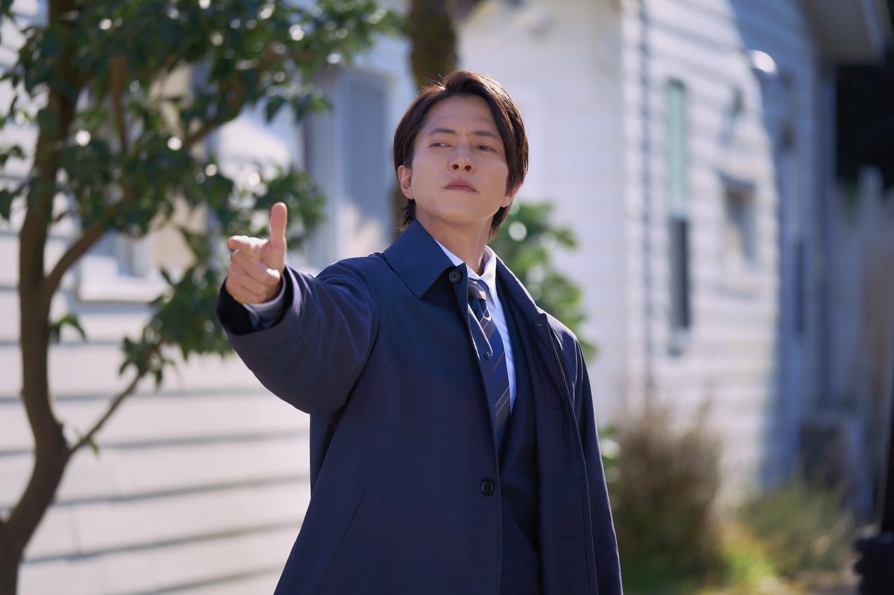 画像2: 山下智久発案の英語セリフが炸裂！映画『正直不動産』シリーズ初の海外ロケで屈強な詐欺師と対峙する本編映像が解禁