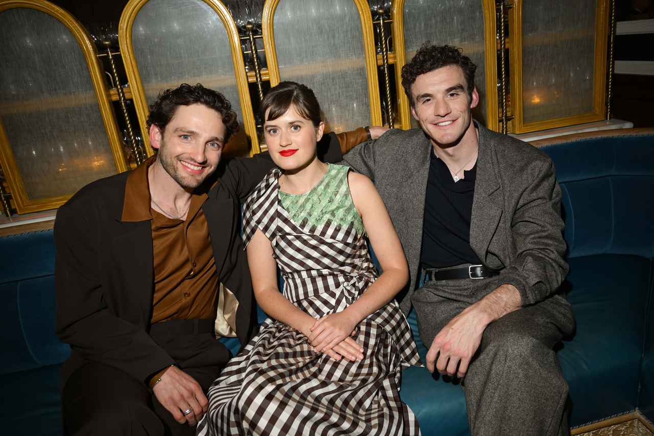 画像: （左から）ローリー・デヴィッドソン、エラ・ブルッコレリ、ドナル・フィン Photo by Valerie Terranova/Getty Images for BritBox