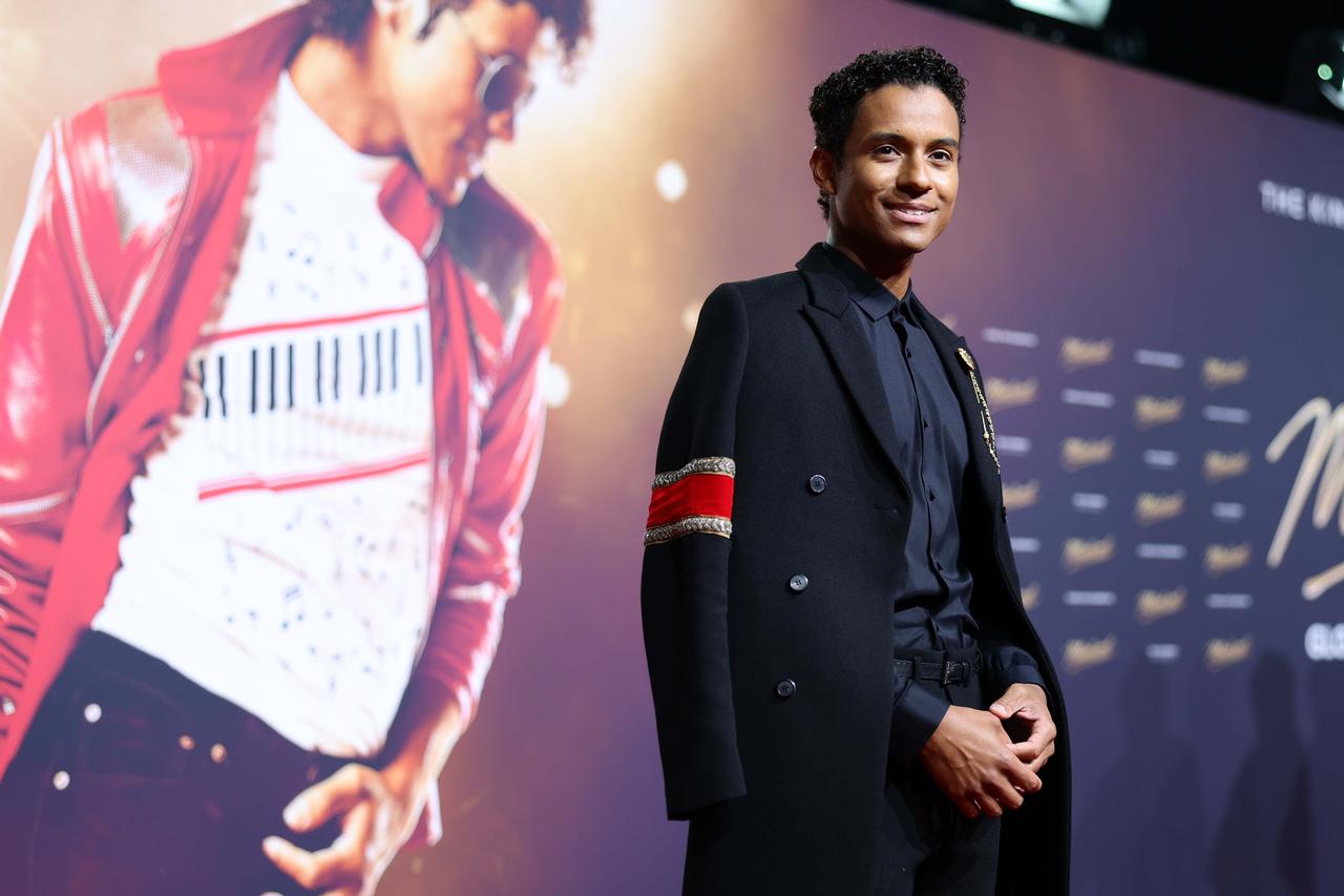 画像: ワールド・プレミアに興奮の面持ちの主演ジャファー・ジャクソン