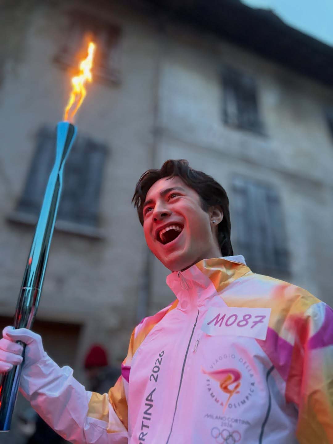 画像: 今年のミラノ・コルティナ冬季五輪の公式聖火ランナーに選ばれたふたり Instagram/@olympics