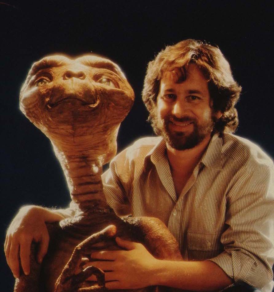 画像: 『E.T.』に登場した「地球外生命体」とスピルバーグ Photo by Mark Sennet/Getty Images