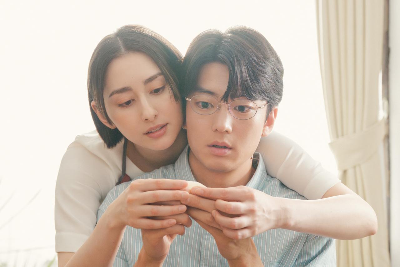 画像1: 早見あかり:ドラマ「一緒にごはんをたべるだけ」インタビュー
“ルールに則って生きなければならないけれど……”という葛藤や難しさをしっかりと繊細に描きたい