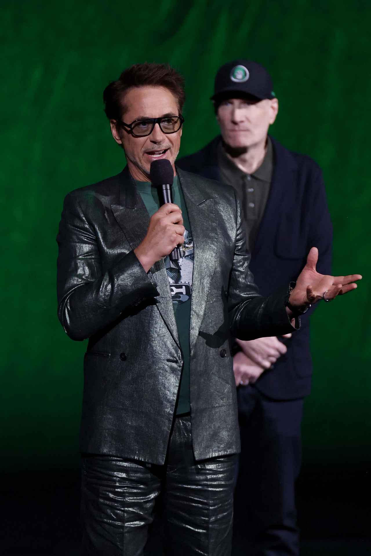 画像: シネマコン2026に出席したダウニーJr.とケヴィン・ファイギ Photo by Gabe Ginsberg/Getty Images