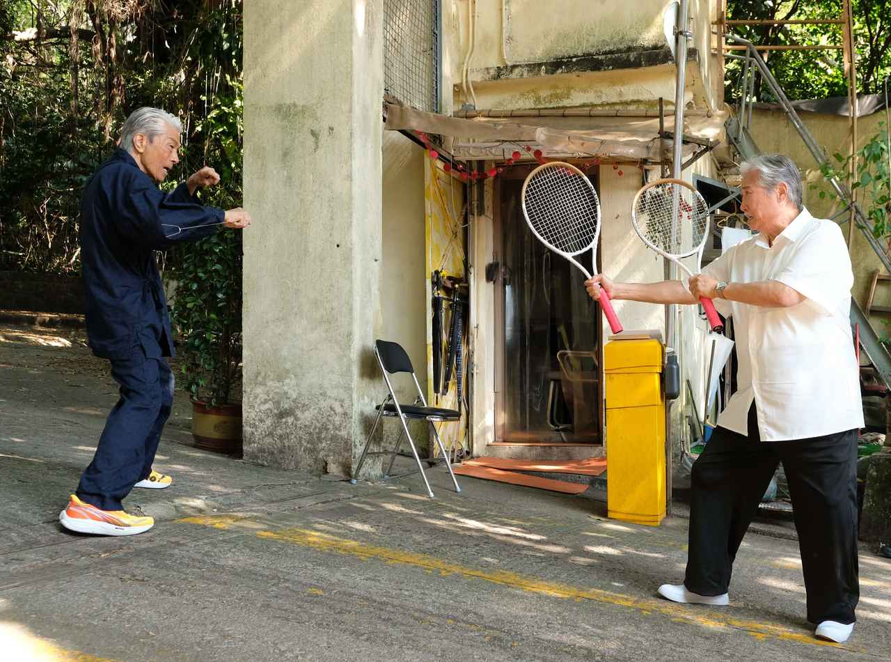 画像: サモ・ハンと倉田保昭は何本もの映画で共演しているが、アクション対決したのは「七福星」以来、実に41年ぶり。サモ・ハンと谷垣監督は「トワイライト・ウォリアーズ　決戦！九龍城砦」でも一緒に仕事をした仲。