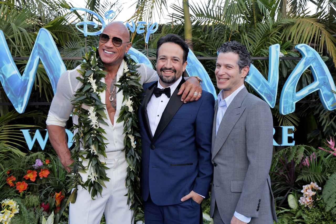 画像: 『モアナと伝説の海』プレミアにて(左から)ドウェイン・ジョンソン、リン=マニュエル·ミランダ、トーマス・ケイル監督 ©2026 Getty Images/Getty Images for Disney