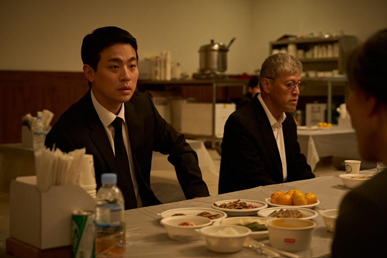 画像3: 韓国映画市場低迷の中で“怪物的”大ヒット！異例の低予算で制作されたヨン・サンホ監督『顔 -かお-』が100万人超を動員した理由