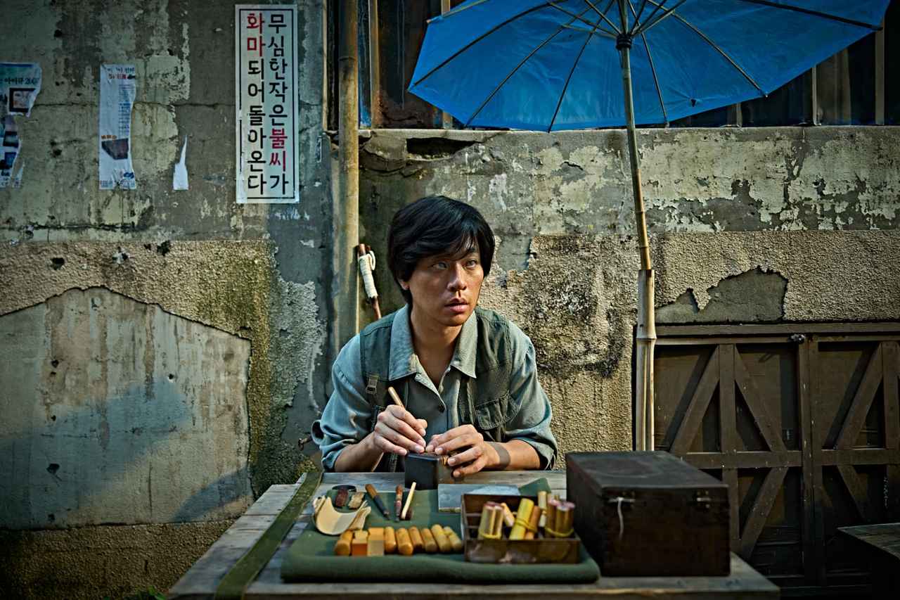 画像2: 韓国映画市場低迷の中で“怪物的”大ヒット！異例の低予算で制作されたヨン・サンホ監督『顔 -かお-』が100万人超を動員した理由