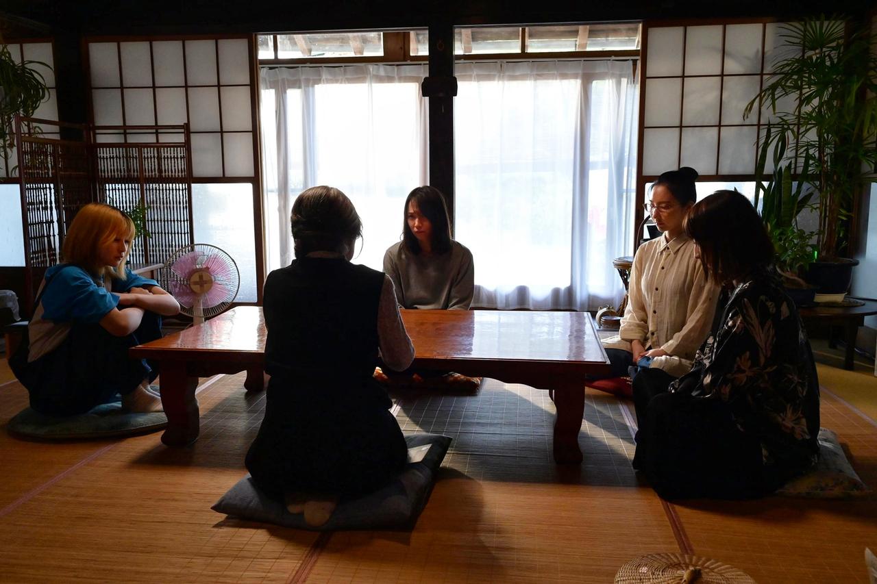 画像1: 交錯する物語と演出の罠──歪んだ「支配欲」が潜む現実を描き出す