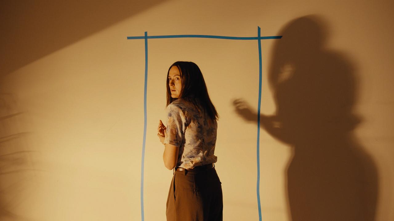 画像: 興行的にも批評的にも大成功を収めた『バックルームズ』 © 2026 Backrooms Rights LLC, PC Films, LLC. All Rights Reserved.