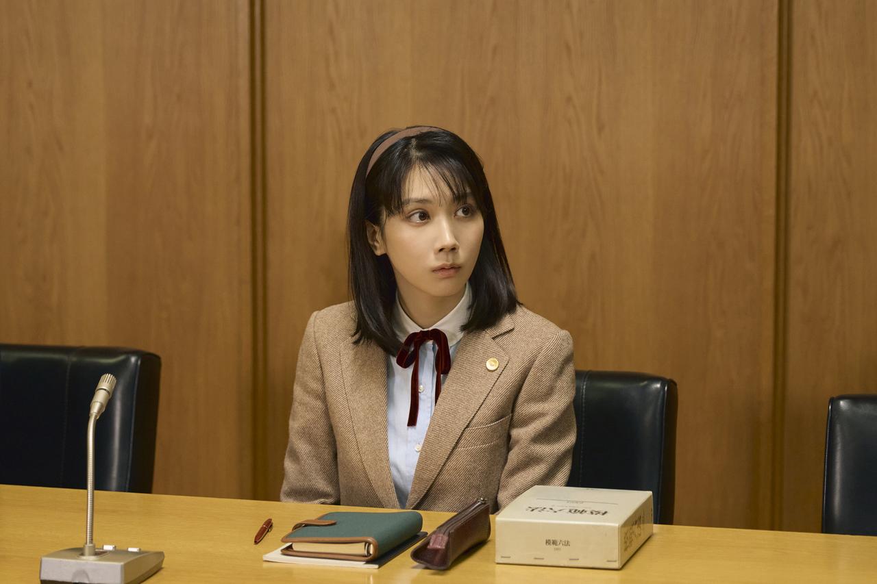 画像3: 「あの年齢でこれだけのポテンシャルをもつ俳優はいない」前田哲監督も絶賛!『ファーストボイス』大きな瞳の奥に意志が光る松本穂香の場面カット解禁