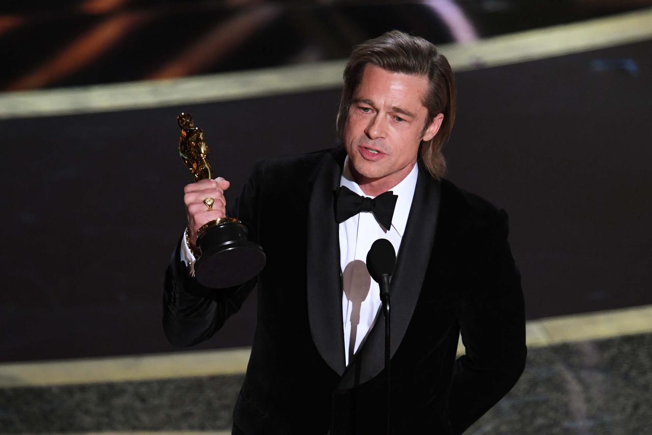 画像: 『ワンハリ』で助演男優賞受賞時のブラッド Photo by Kevin Winter/Getty Images