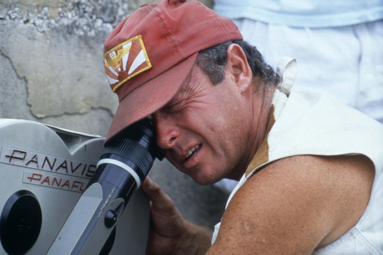 画像: 『デイズ・オブ・サンダー』撮影中のトニー・スコット監督 Photo by Paramount Pictures/Sunset Boulevard/Corbis via Getty Images