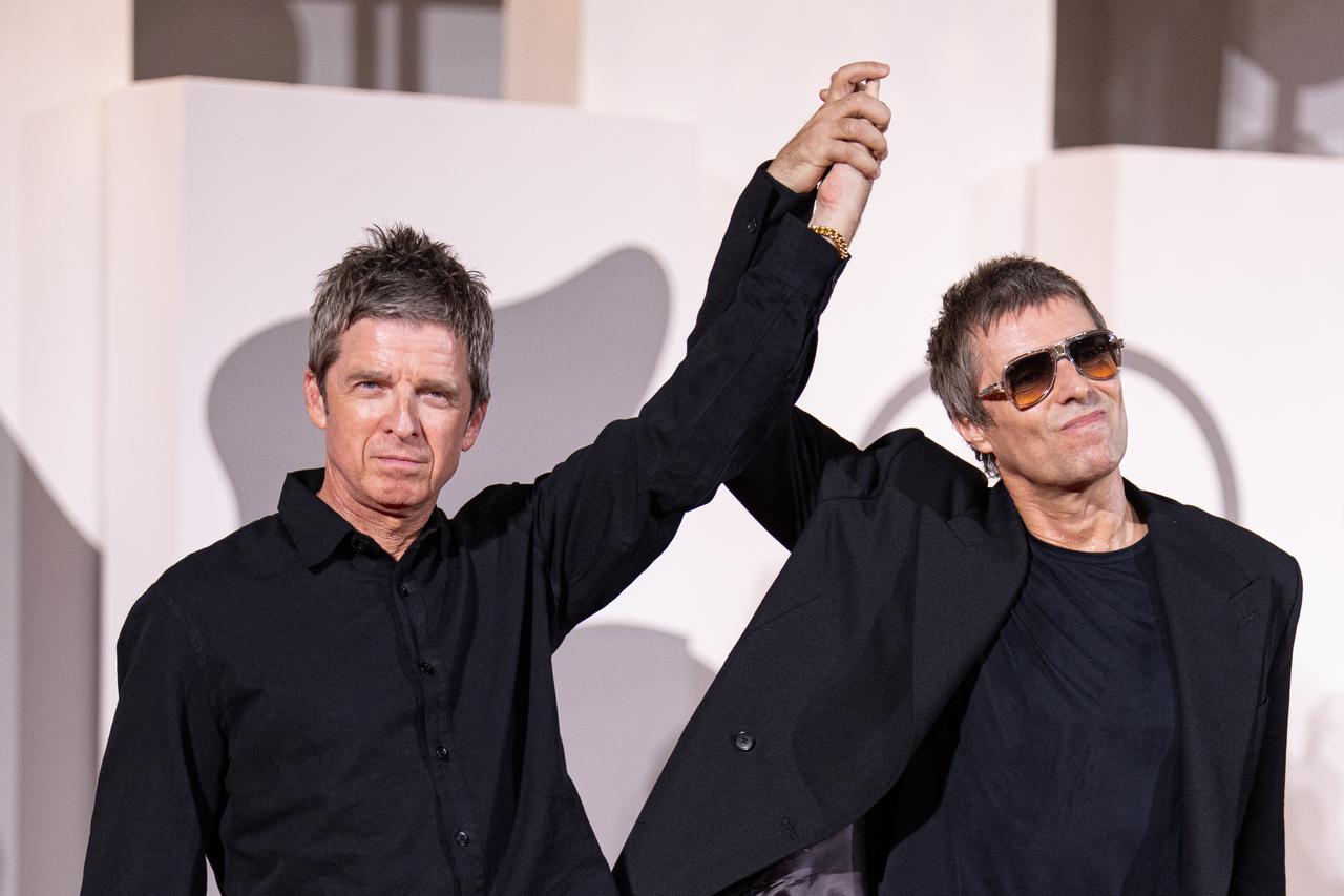 画像: 9月のヴェネチア映画祭でプレミア上映が行われたオアシスの新作ライブ映画。Photo by Alessandro Levati/Getty Images