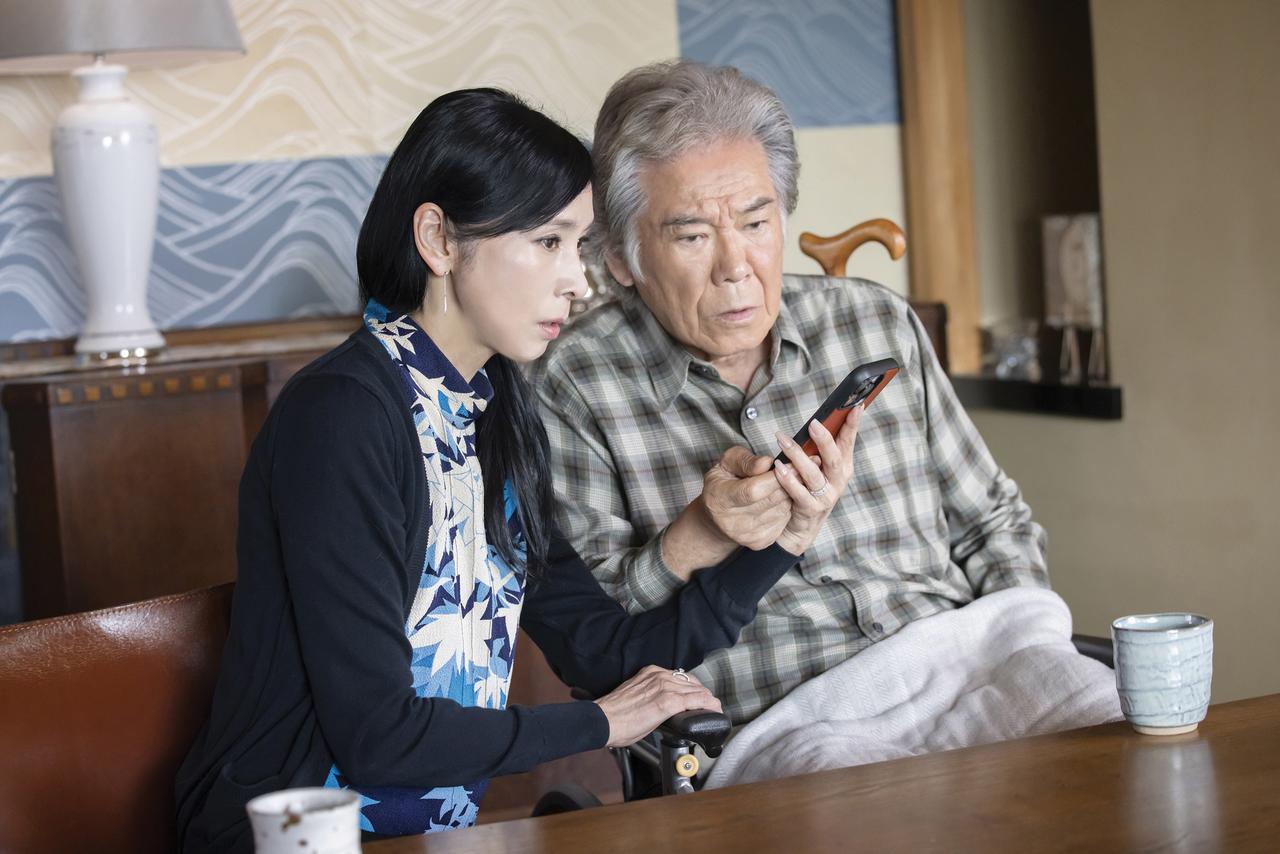 画像8: 『月がみている』フランスの美しい風景に彩られた場面写真9点一挙解禁！映画に触発された直木賞作家らによる短編アンソロジー発売決定