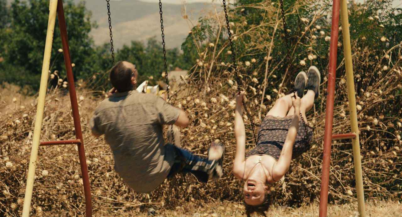 画像: 『妹兄とマンホールの蓋』 © Banana Film / Gala Film / Sense Production / Tirana Film Institute /Berkeley Media Group / Amarcord Production