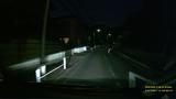 画像: 夜間走行の映像も鮮明に記録。右下の黄色い文字は、上段に日時と時速。下段に緯度をリアルタイムで表示。