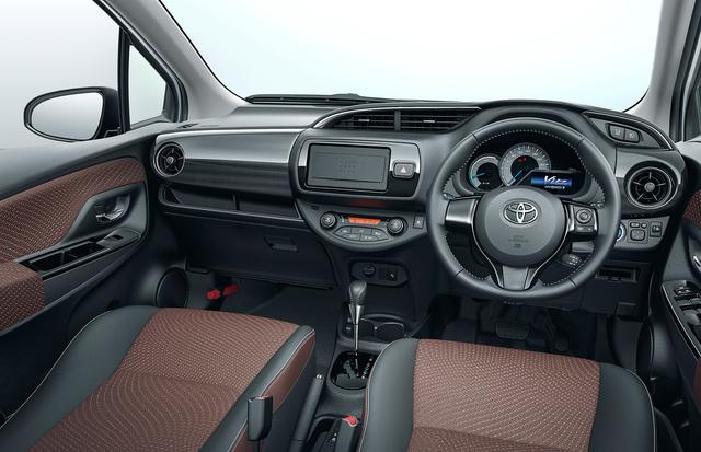 画像: ▲HYBRID U (内装色:バレルブラウン(設定色)) 〈オプション装着車〉