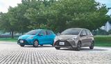 画像: ▲(左):HYBRID U (クリアブルークリスタルシャイン) 〈オプション装着車〉 (右):1.3U“Sportyパッケージ” (アバンギャルドブロンズメタリック) 〈オプション装着車〉