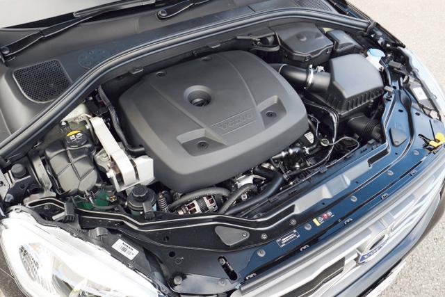 画像: 従来の2.5L直5ターボの“T5”から、Drive-E 2L直4ターボの“T5”へとエンジンも変更されている。