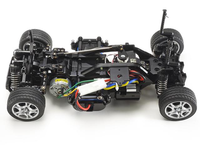 画像: ▲軽量・スリムな樹脂製セミモノコックフレーム採用のM-05シャーシ。
