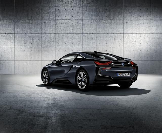 画像3: 【限定モデル】BMW i8 Protonic Dark Silverは圧倒的な存在感のスーパースポーツ