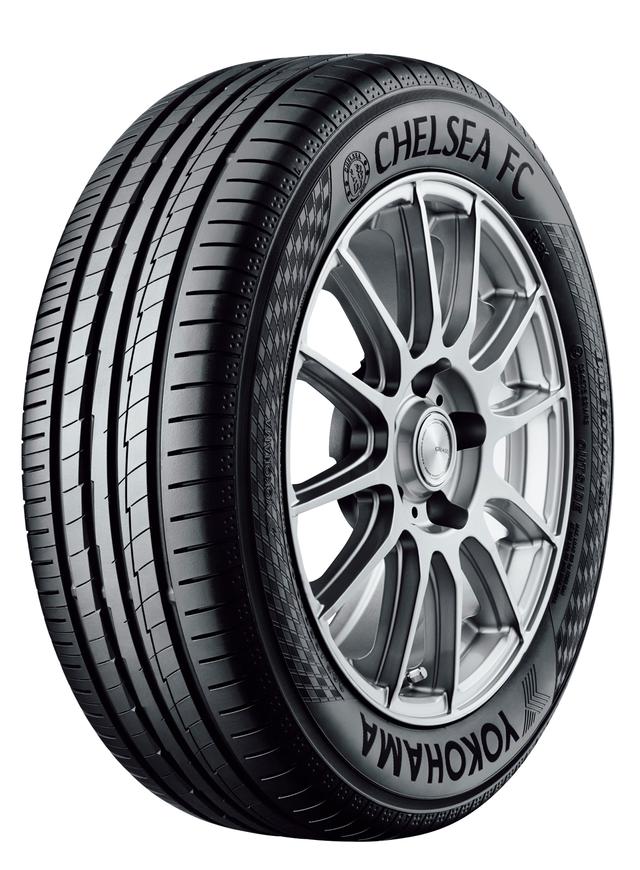 画像: ▲2015年10月から1カ月の期間限定で販売された「BluEarth-A CHELSEA FC EDITION」。サイドウオールにチェルシーFCのロゴが入っている。