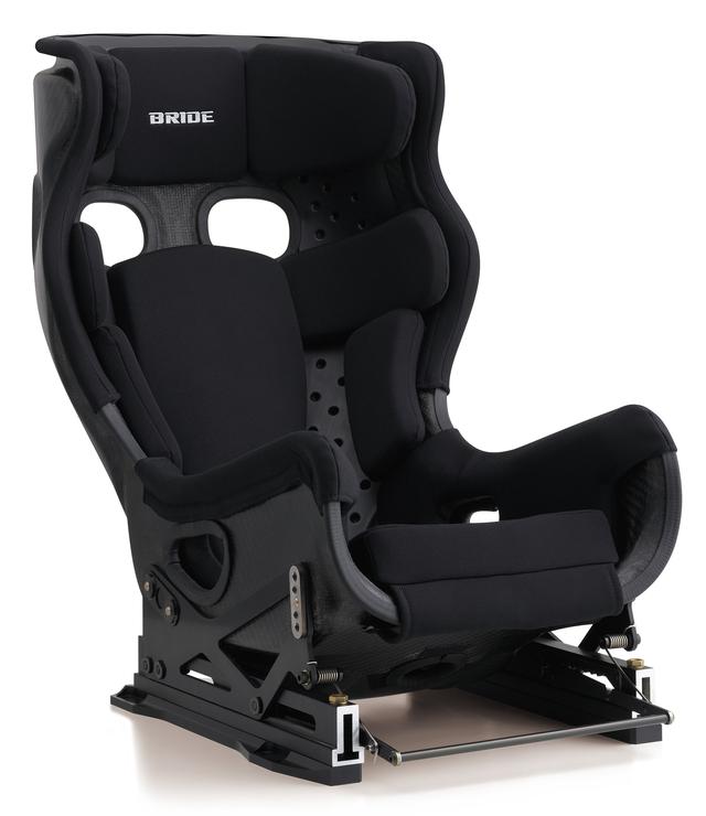 画像: シートシェルと付属品、スライドレールを合わせた総重量は16.2kg。