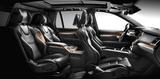 画像: ▲ボルボ XC90 エクセレンス の内装。独立した後席と荷室と客室を隔てるセパレーショングラスを採用。
