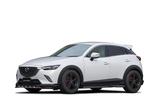画像: スポーティなエアロパーツを装着したマツダCX-3には、シックなクリスタルブラックがよく似合う。